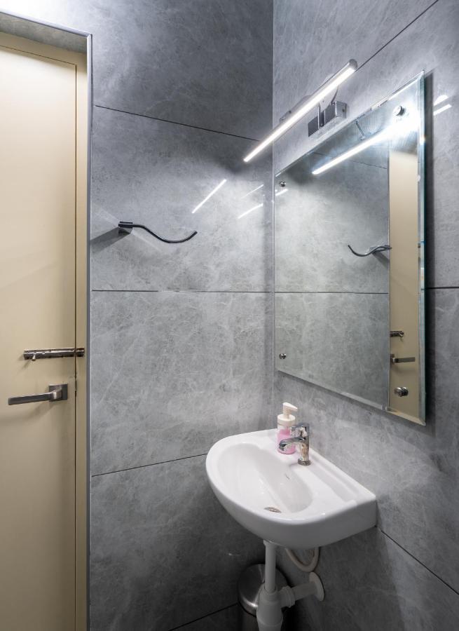 The Silver Chimes Suites บังกาลอร์ ภายนอก รูปภาพ